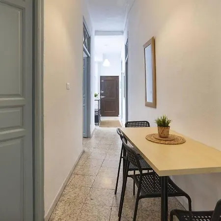 Apartment Large Private Terrace 2 Bedroom *