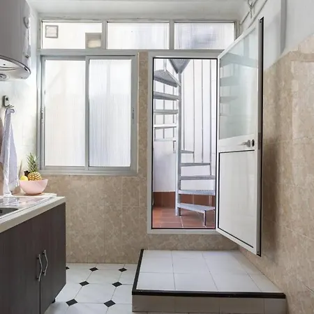 Apartment Large Private Terrace 2 Bedroom *